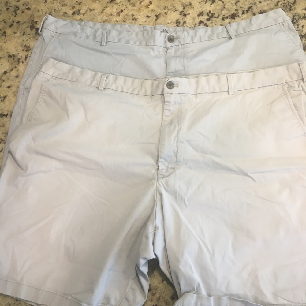 2 Izod saltwater shorts size 52